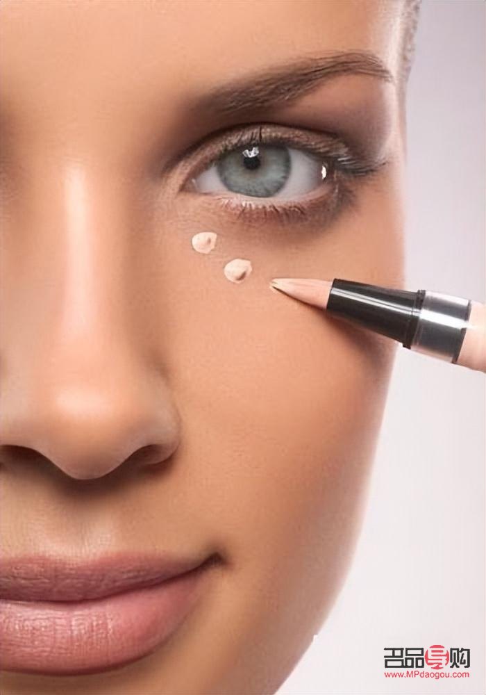 彩妝怎么打底(彩妝怎么打底好看)