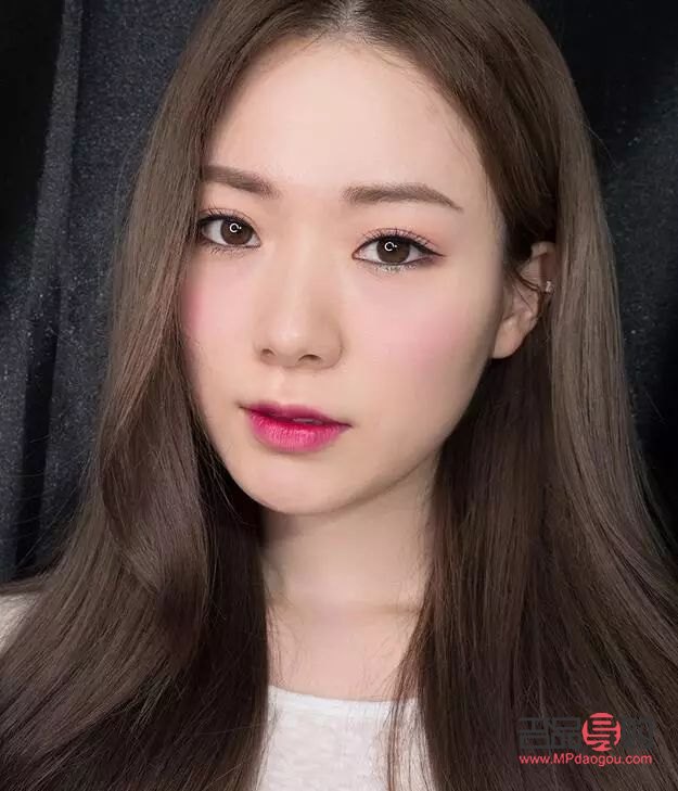 <h3>歐式大寬雙眼皮：魅力之眼的新風(fēng)尚</h3>