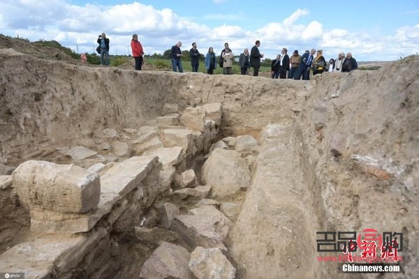 <h3>今日銀行黃金金價(jià)走勢(shì)分析</h3>