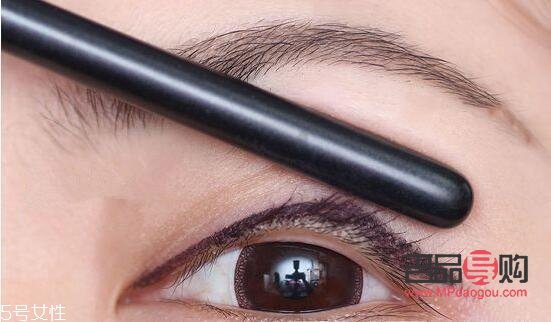 如何畫眼線步驟教程(如何畫眼線步驟教程圖片大全)