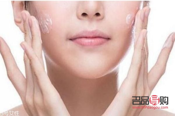 如何化彩妝不脫妝(如何化彩妝不脫妝女生)