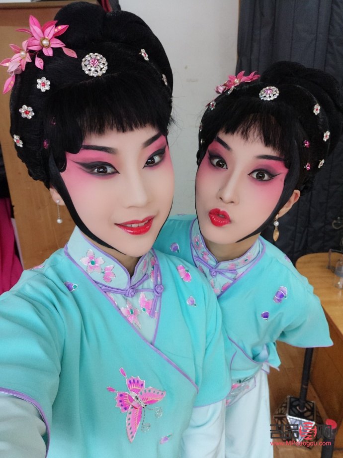 京劇彩妝化妝技巧大揭秘