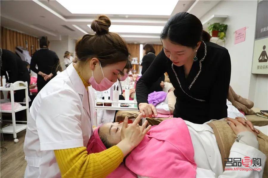 <h3>美容行業(yè)的盈利之源：專業(yè)技術(shù)與優(yōu)質(zhì)服務(wù)</h3>