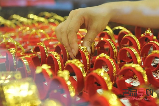 金店回收黃金嗎蔚tq8547正規(guī)收(回收黃金門店)