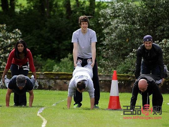 肉眼化妝技巧大揭秘：打造迷人電眼的秘訣