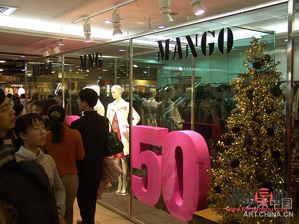 服裝專柜選什么禮物(服裝專柜選什么禮物好)