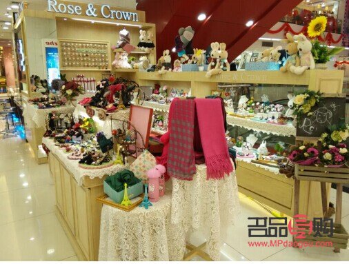 服裝專柜選什么禮物(服裝專柜選什么禮物好)