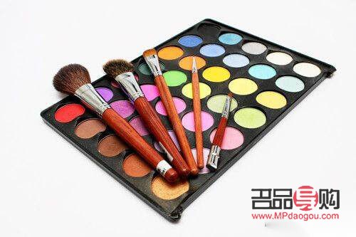 家里彩妝怎么便攜(家里彩妝怎么便攜使用)