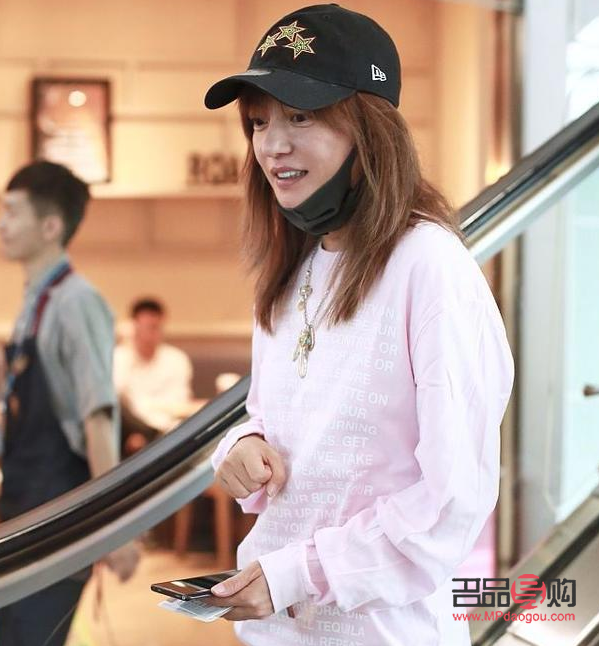 彩妝用品如何搭配(彩妝用品如何搭配衣服)