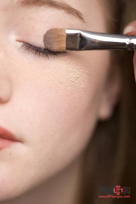 <h1>彩妝盤挑選全攻略：打造完美妝容的秘密武器</h1>