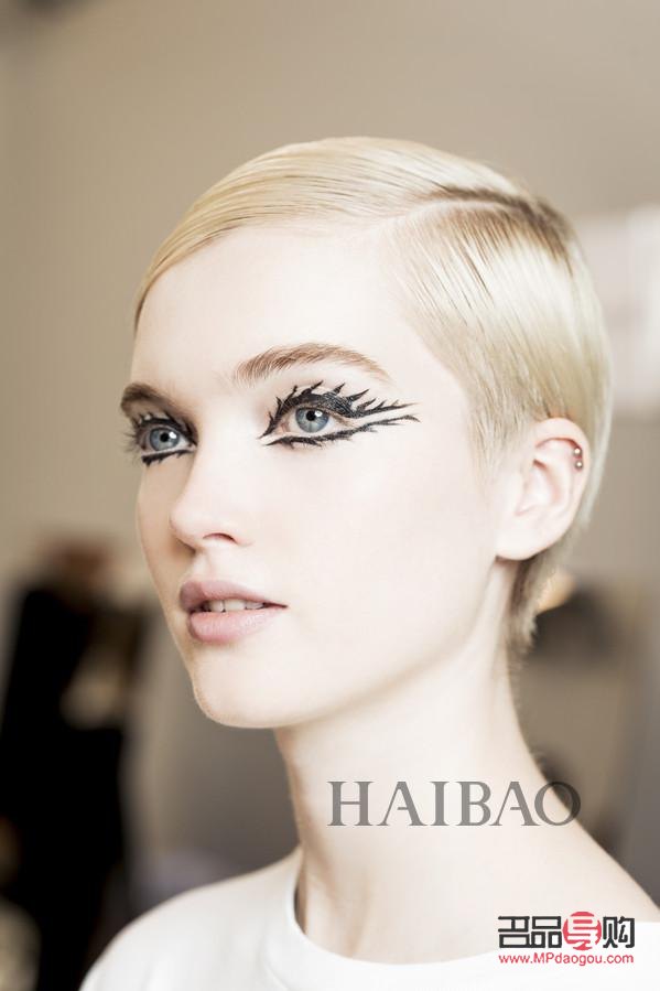 高端彩妝選擇指南：打造完美妝容的秘密武器