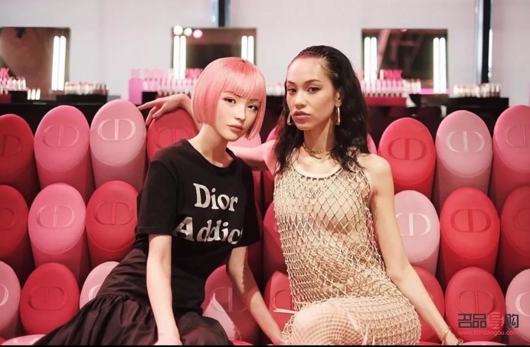 彩妝模特怎么拍(彩妝模特怎么拍照好看)