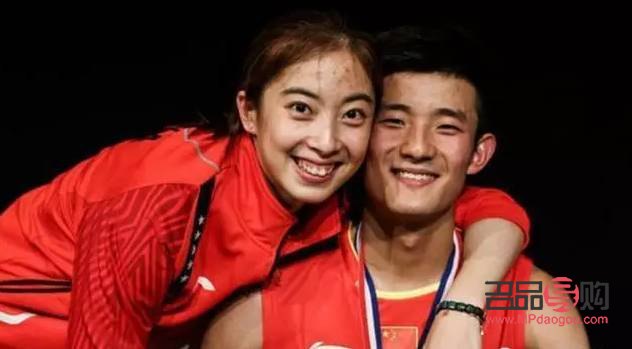 <h3>畫狗眼睛如何畫得晶瑩剔透</h3>