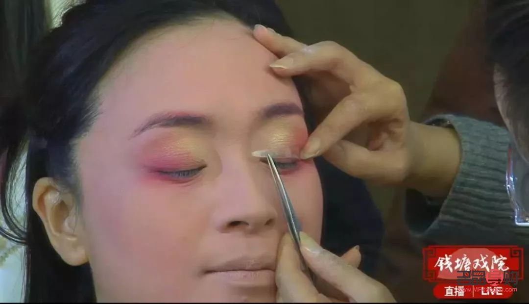 越劇彩妝繪制指南