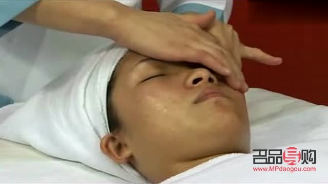 眼部妝容的畫法視頻(眼部妝容怎么畫)