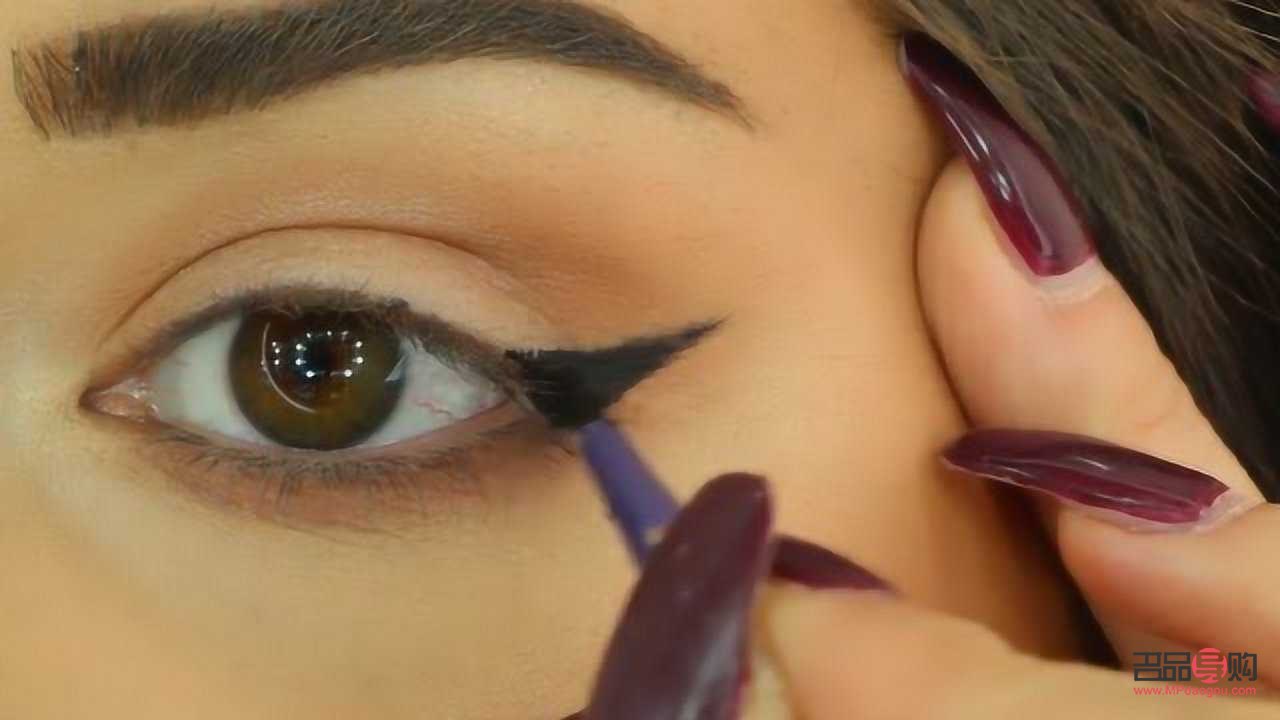 如何畫彩妝眼線(如何畫彩妝眼線好看)