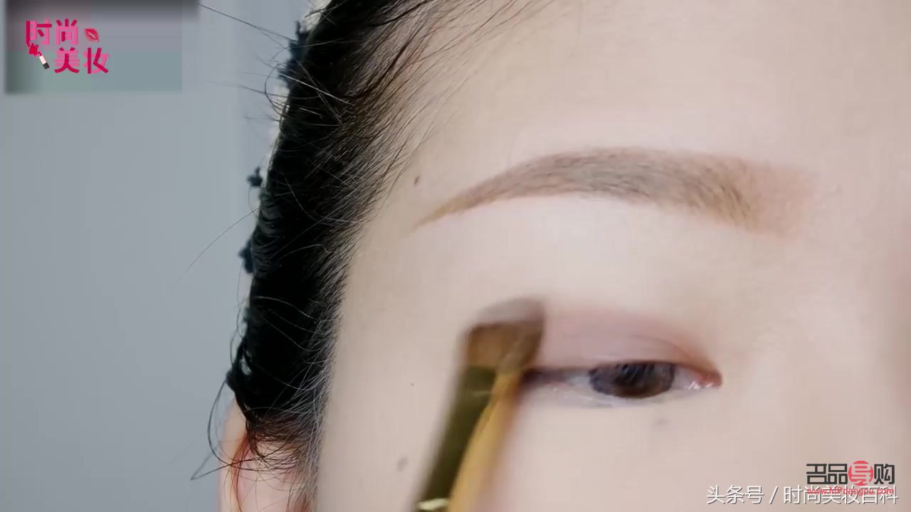 <h3>眼皮抽脂與雙眼皮形成：了解真相，避免誤區(qū)</h3>