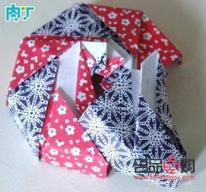 <h3>手工折紙禮物盒教程</h3>