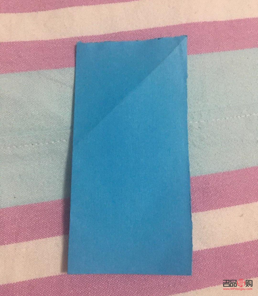 <h3>手工折紙禮物盒教程</h3>