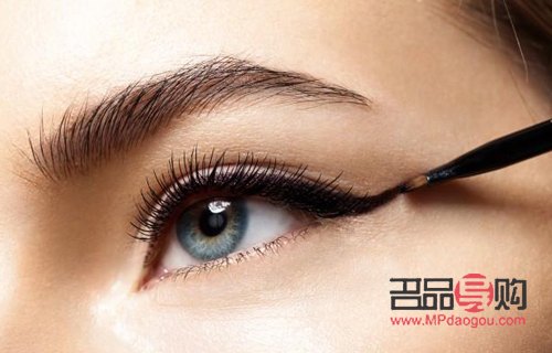 畫眼妝的步驟教程圖片(畫眼妝的步驟教程圖片)