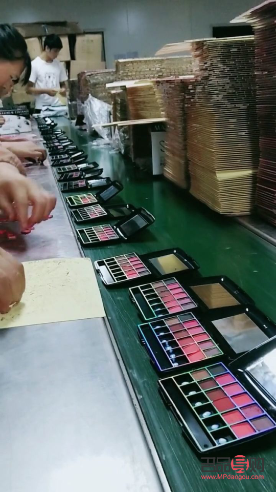 眼影彩妝的生產(chǎn)過程