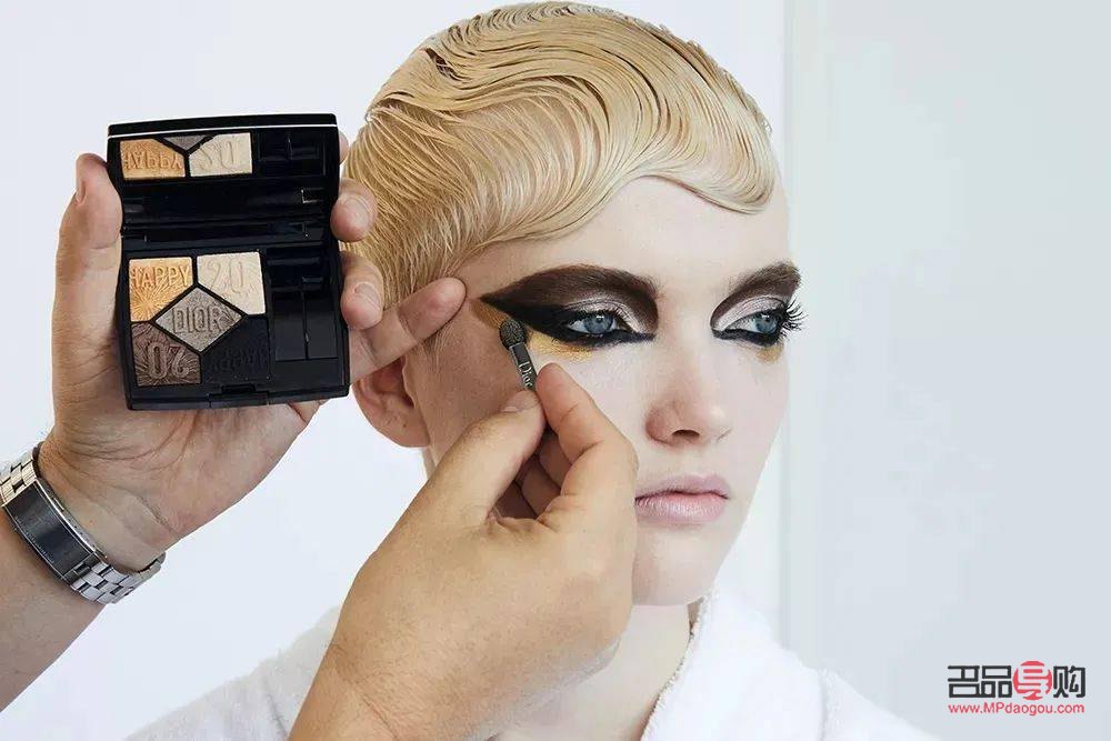 <h3>彩妝更服帖的秘訣大揭秘</h3>