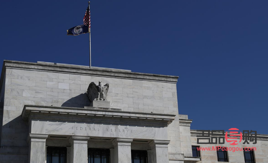 <h3>黃金期貨與現(xiàn)貨的區(qū)別深度解析</h3>