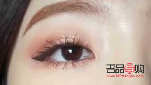 <h3>探索適合上下腫眼泡的眼型割法，打造迷人電眼</h3>