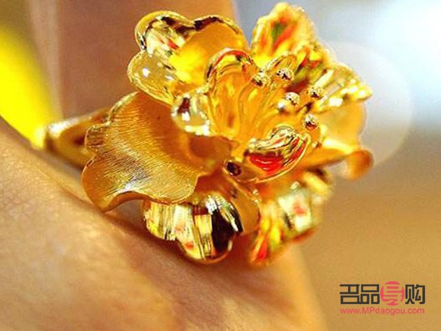 老鳳祥回收黃金嗎(老鳳祥回收黃金嗎多少錢一克)