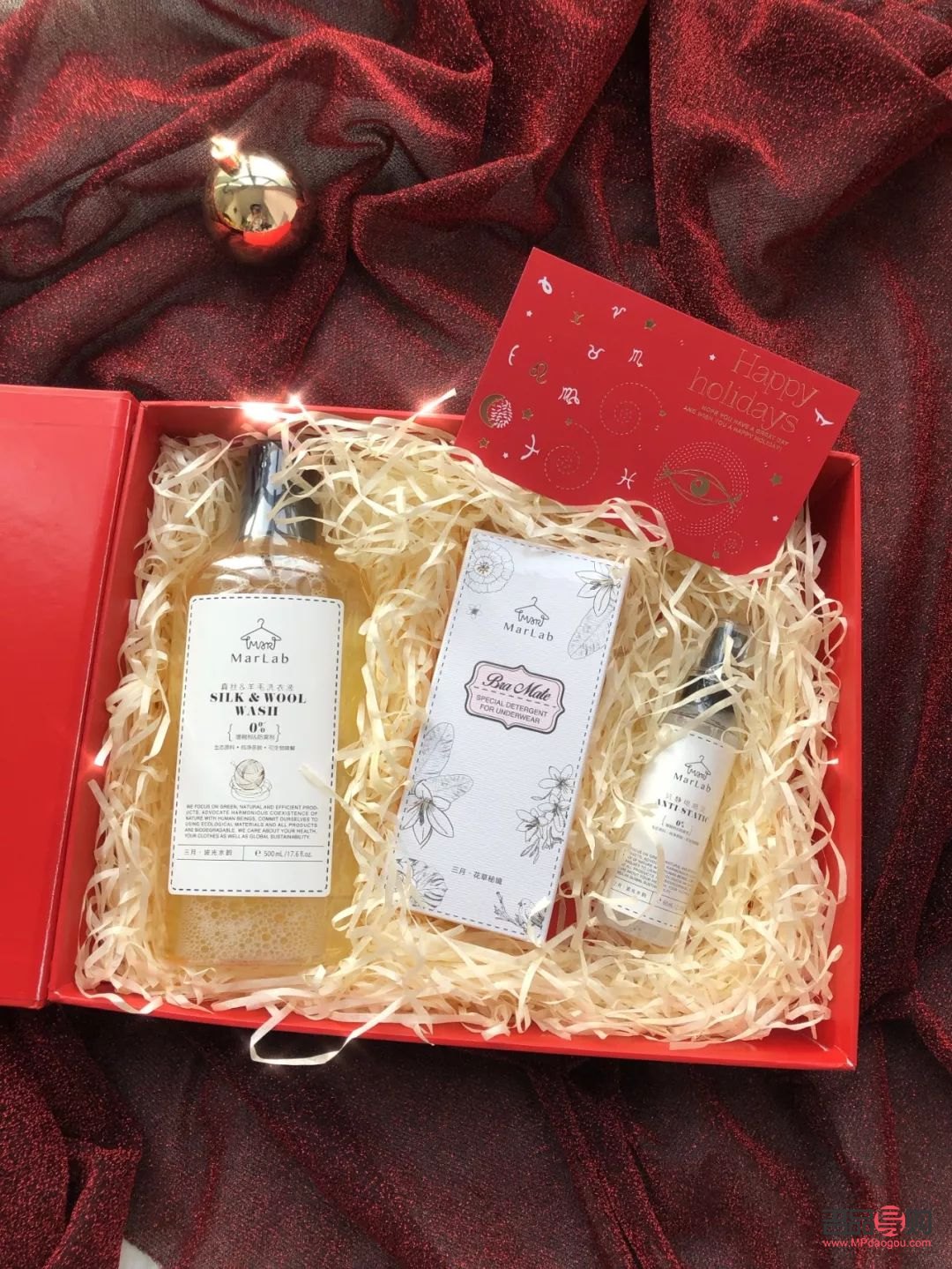 <h3>彩妝套盒贈送之道</h3>