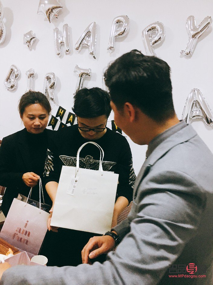 <h3>老板給員工的禮物選擇</h3>