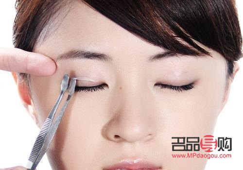 怎樣擁有雙眼皮小竅門(怎樣擁有雙眼皮小竅門文字)