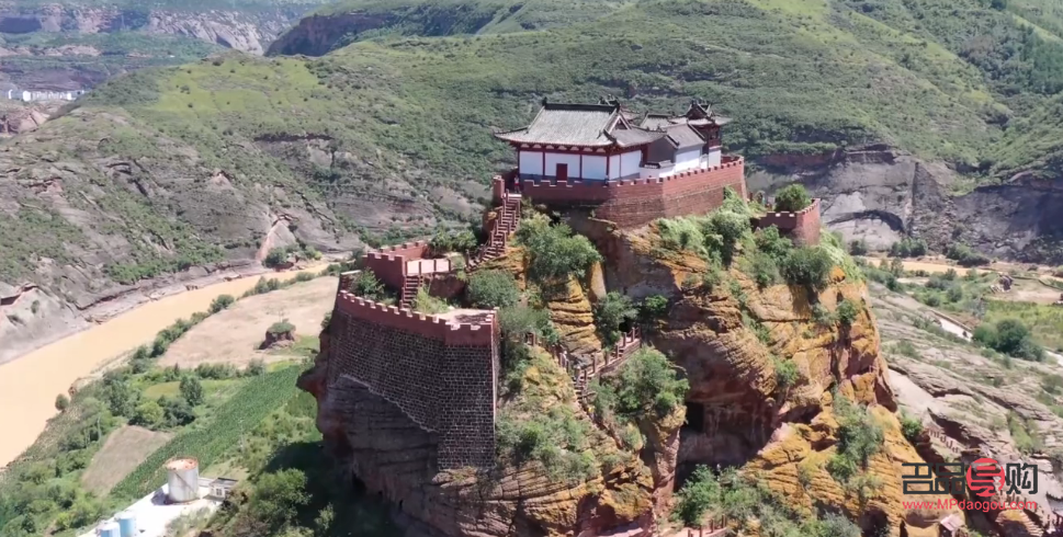 打造完美眼妝，這些化妝品你不可或缺