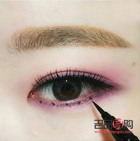 男生的眼妝怎么畫才最好看視頻(男生的眼妝怎么畫才最好看視頻教學(xué))