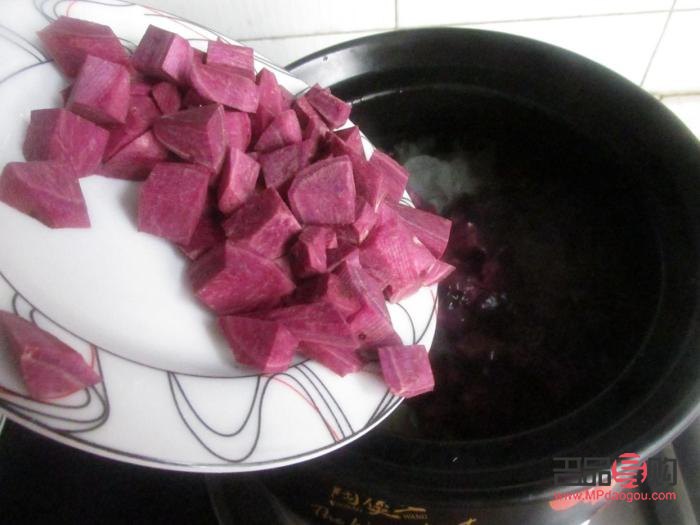 銀耳美容功效探究：真的可以美容養(yǎng)顏嗎？