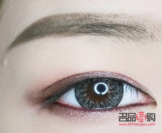 如何畫眼影妝(如何畫眼影妝容)