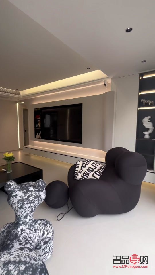 me無(wú)痕雙眼皮多少錢(qián)(me無(wú)痕雙眼皮是在眼皮里面做嗎)