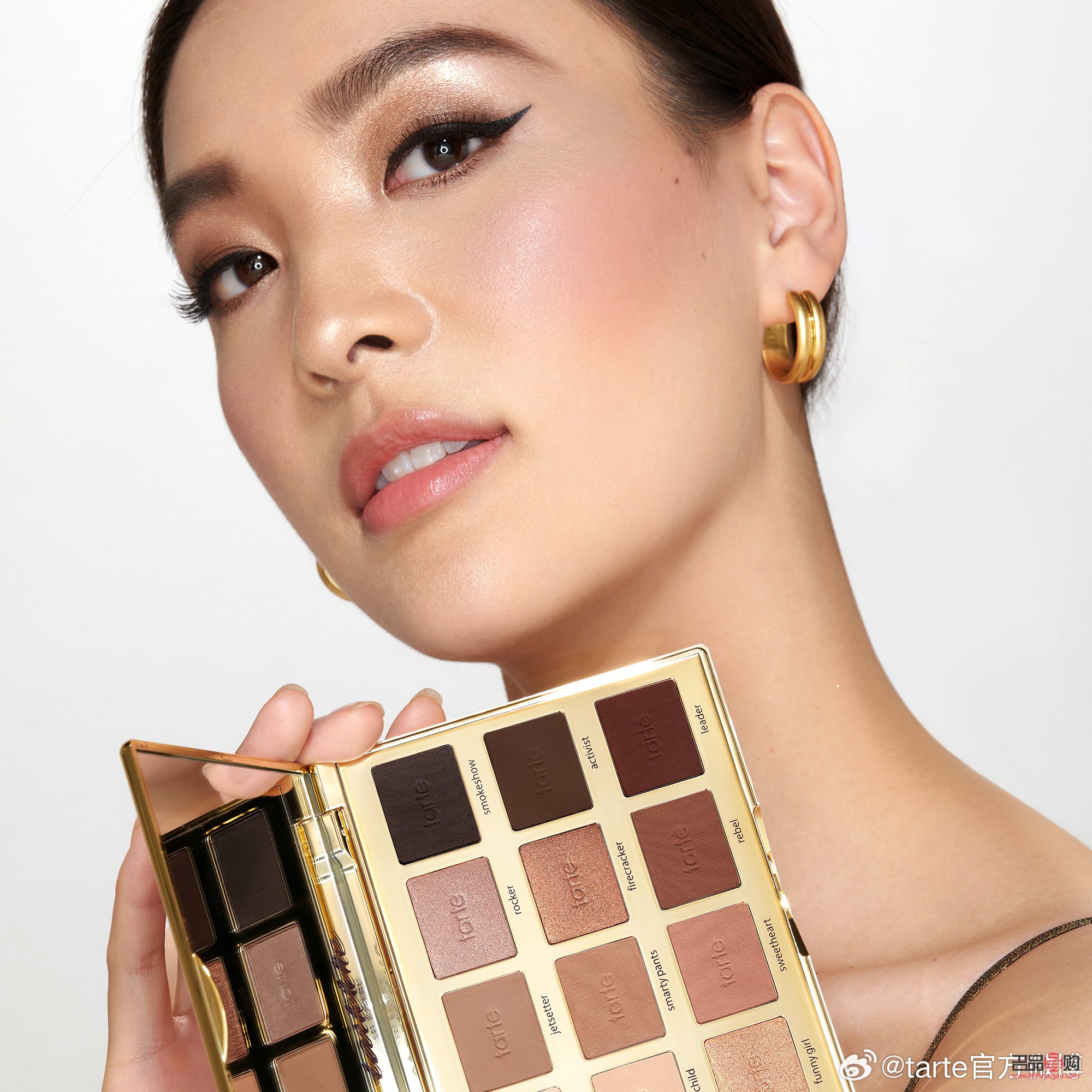 <h3>彩妝達(dá)人教你如何巧妙修改滿級(jí)彩妝，煥發(fā)新光彩</h3>