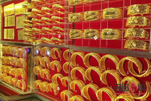 銀行買黃金好還是到金店買黃金好(銀行買黃金好還是到金店買黃金好呢)