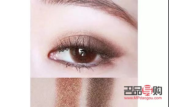 大地色眼影涂抹技巧，打造自然迷人眼妝