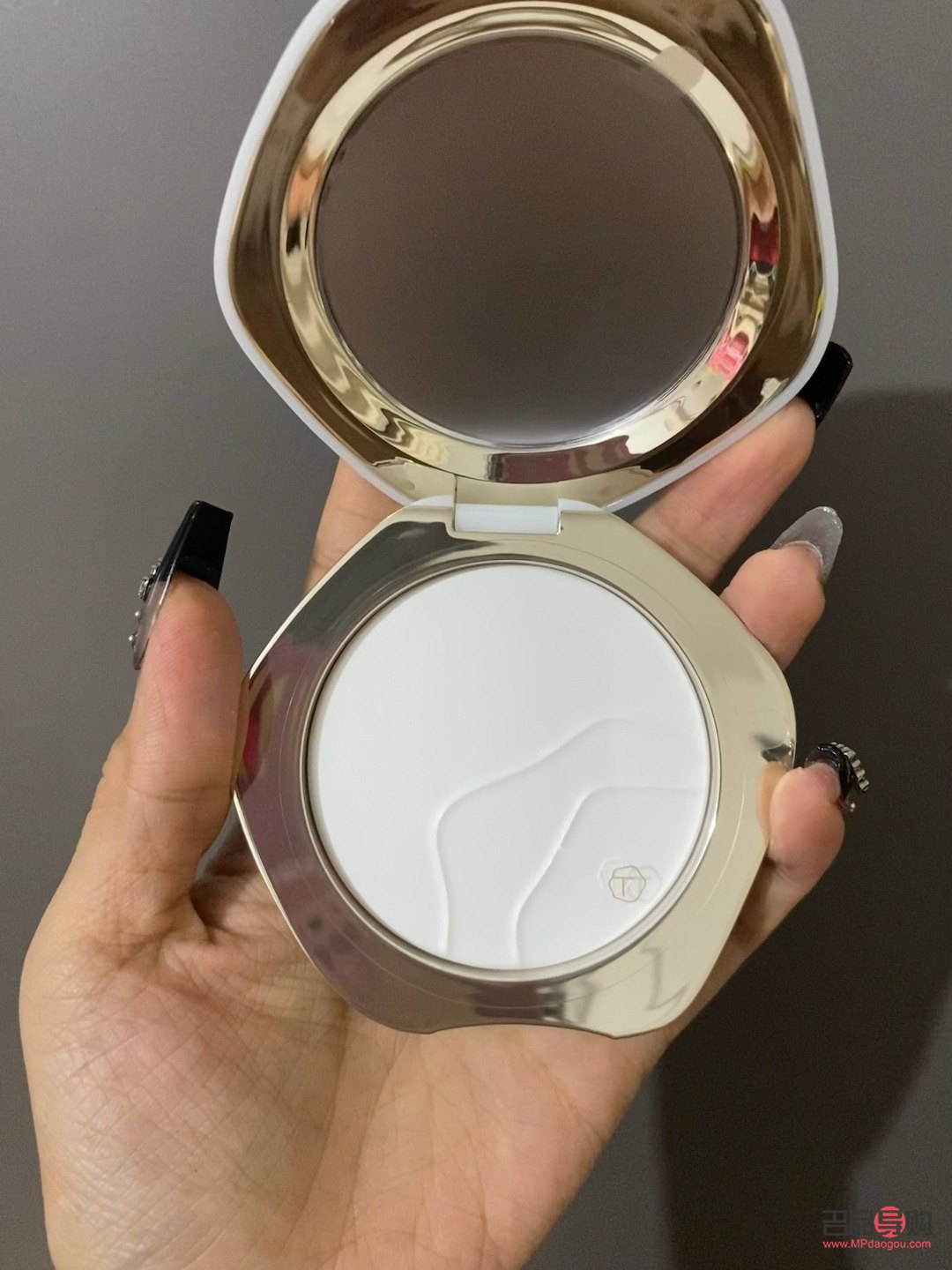 彩棠氣墊怎么補妝(彩棠氣墊怎么補妝好看)