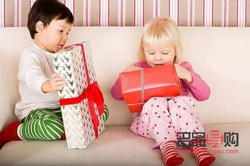 給小孩子買什么禮物(給小孩子買什么禮物好)