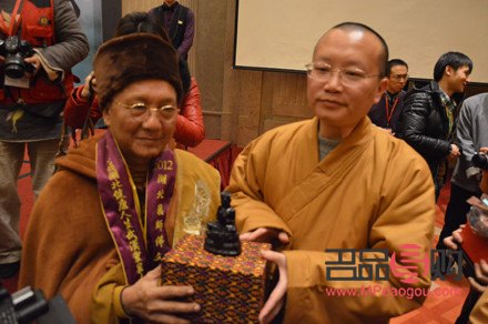 <h3>探尋各國特色禮物，選擇最動聽的贈送之選</h3>