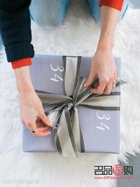 彩帶怎樣包裝禮物(彩帶怎樣包裝禮物視頻)