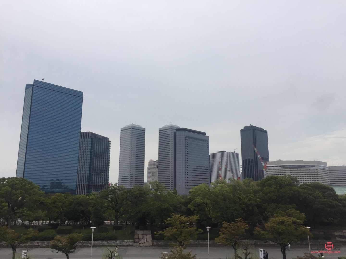 投資紙黃金好還是實物黃金好(投資紙黃金好還是實物黃金好,投資黃金股票)