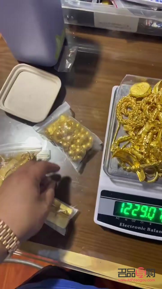 為什么金店不收銀行金條(為什么金店不收銀行金條呢)