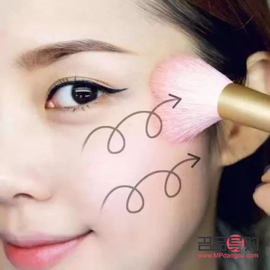 輕彩妝怎么用(輕彩妝怎么用才好看)