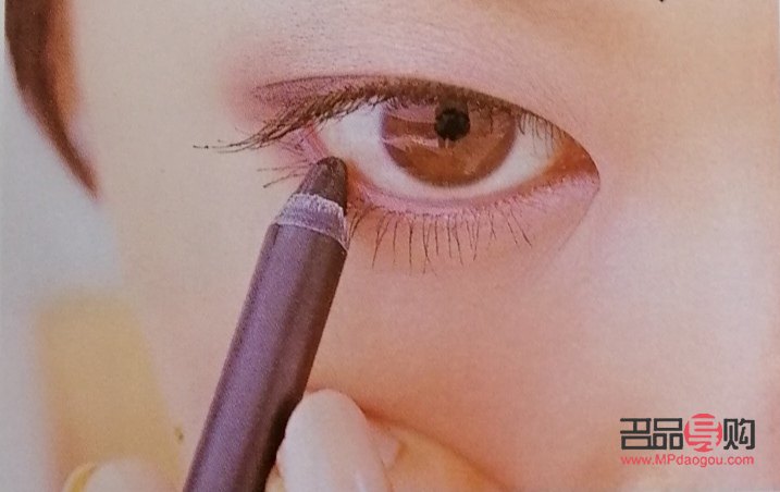 眼部化妝小技巧視頻(眼部化妝小技巧視頻教程)