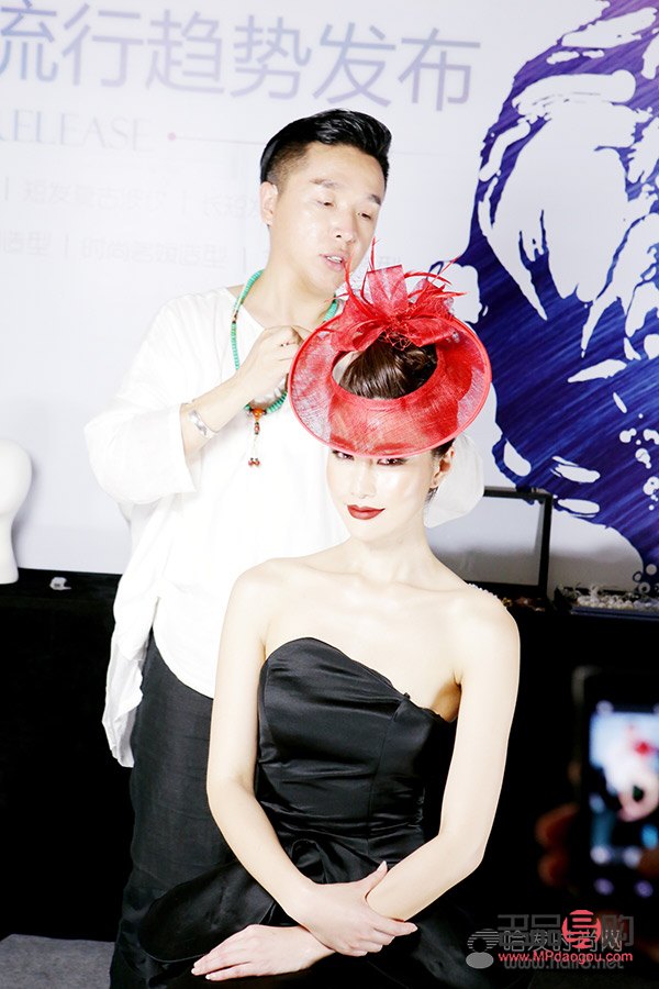 美容美發(fā)：打造個(gè)人形象的藝術(shù)與科學(xué)