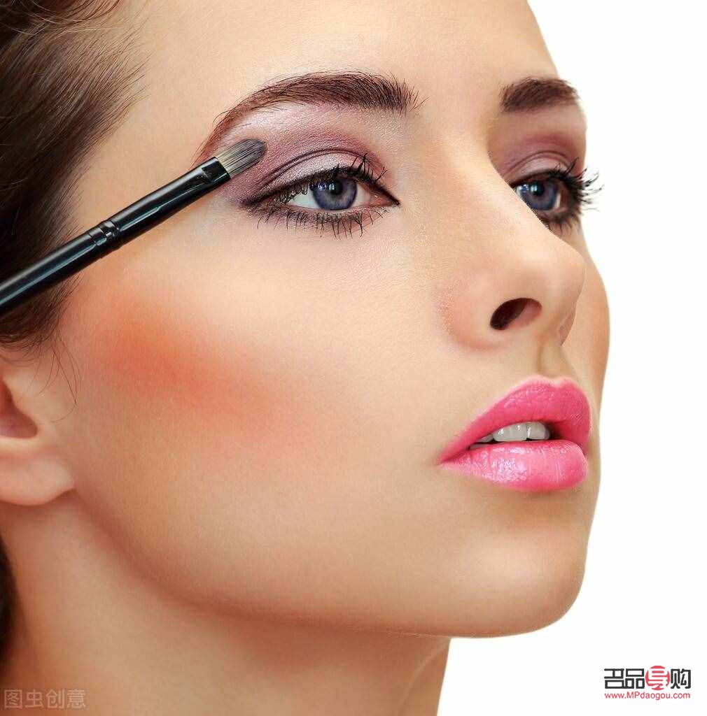 眼睛的化妝方法視頻(眼睛的化妝方法視頻教程)